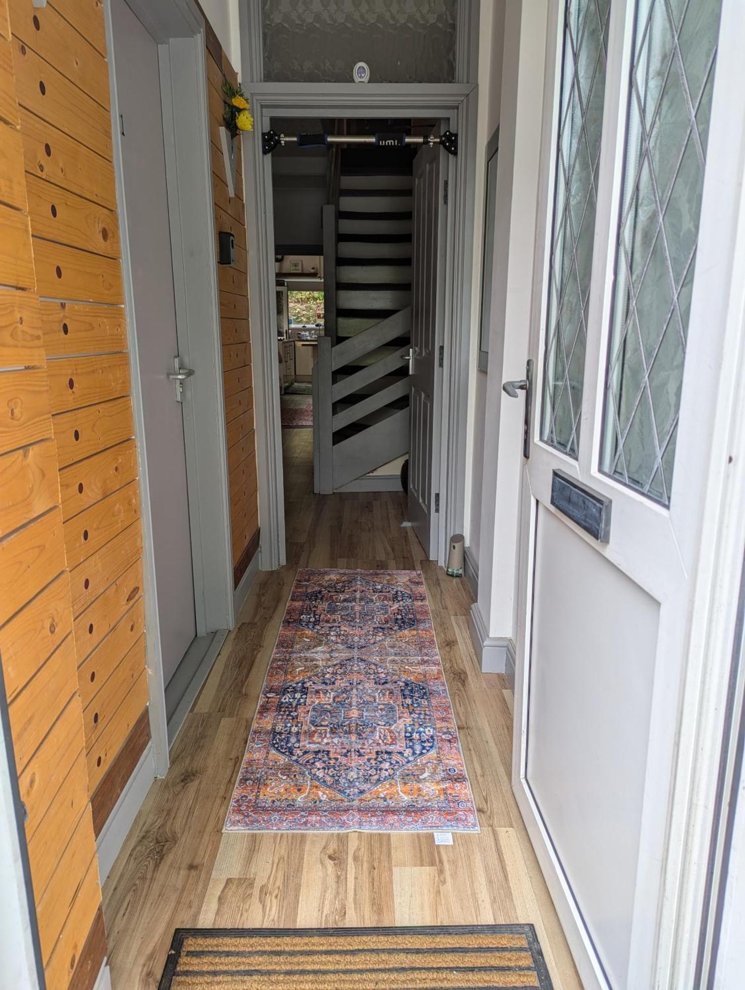 R3 - Cozy Small Double - City & Beach Access, Wifi, Free Parking - Self Catering Swansea Exterior foto